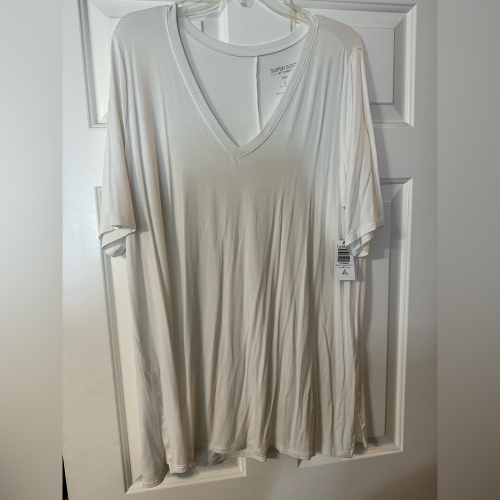 🆕 Torrid White V-Neck Blouse